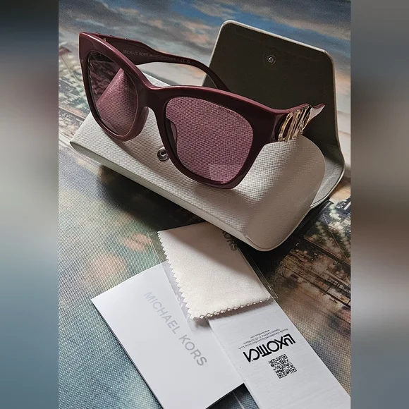 Michael Kors Purple Cat-Eye Sunglasses ✨️New Case Included✨️ - Picture 3 of 16